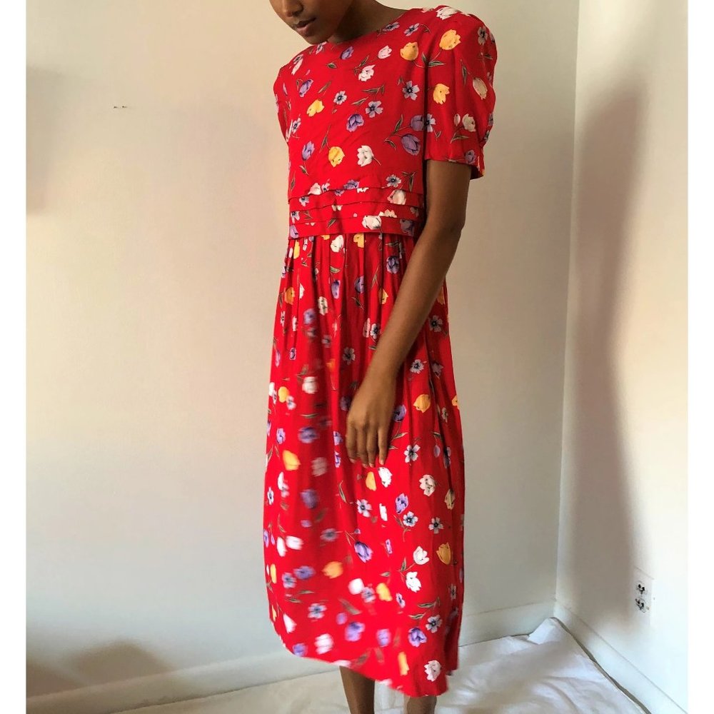VINTAGE Kathy Lee Women's Red Floral Dress M-L - Picture 2 of 2